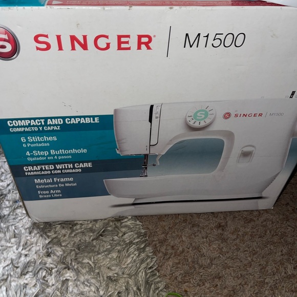 SINGER M1500 Mechanical Sewing Machine New - Picture 3 of 6